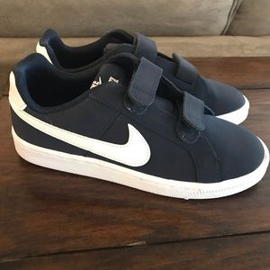 Nike Court Royale - never worn